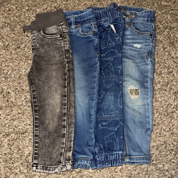 Set of 4 jeans, size 2TODDLER - Picture 2 of 7